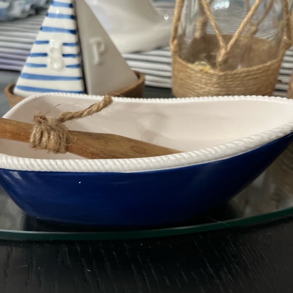 Nautical Stoneware Sailboat S/P shaker’s and butter (serving dish boat/paddle - Picture 6 of 17